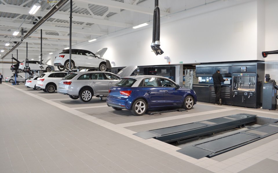 30-bay garage equipment installation by CCS Garage Equipment for Audi Farnborough