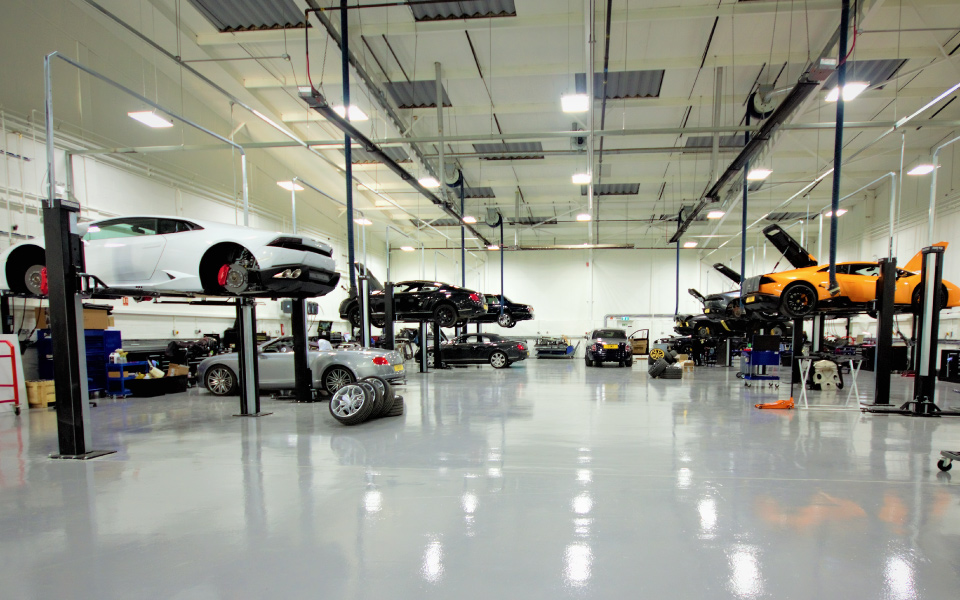 Spacious workshop design and complete garage equipment installation for Bentley’s London dealership