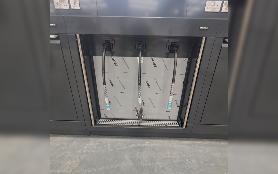 Dura cabinets fitted servicing each service bay for Clive Sutton.