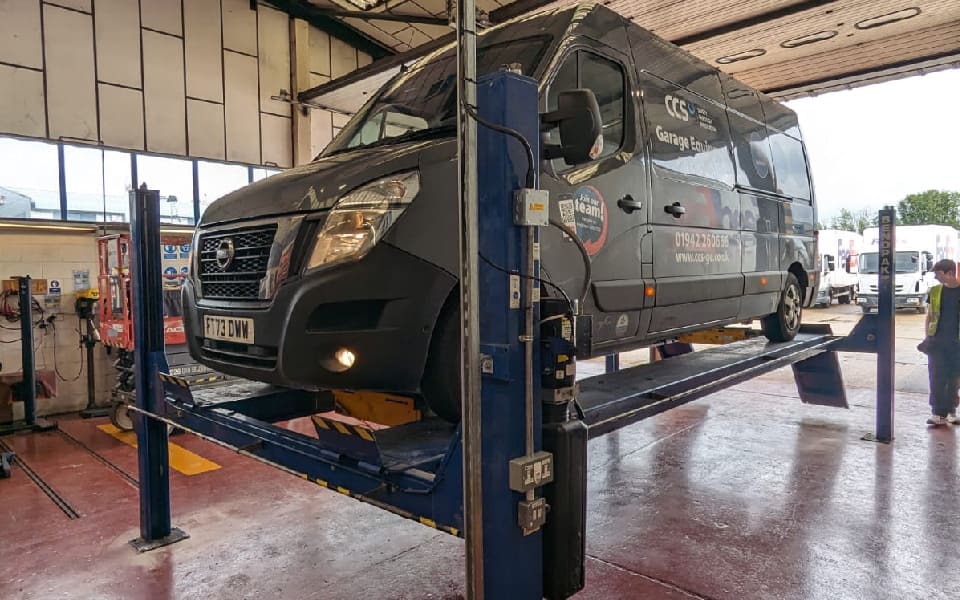 Thorough testing & commissioning of 4-post commercial vehicle lift is carried out at FedEx’s Basildon depot in Essex by CCS Garage Equipment to ensure the lift is compliant with all current fleet operator regulations following its installation