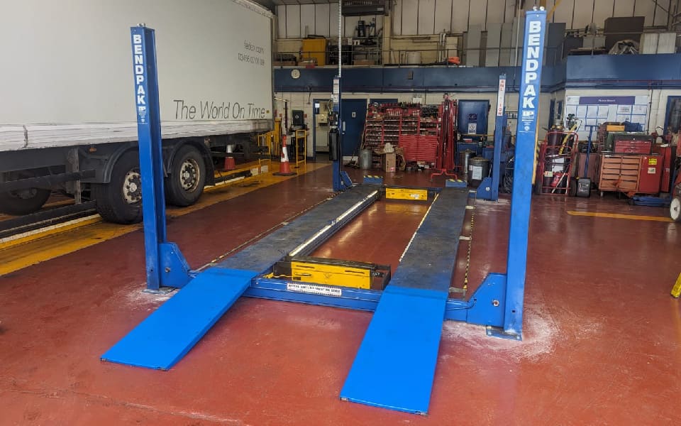Completed installation of 4-post lift at international courier & logistics organisation FedEx’s Basildon depot in Essex. CCS Garage Equipment completed thorough testing & commissioning to get this much-needed commercial vehicle lift back into operation quickly & safely