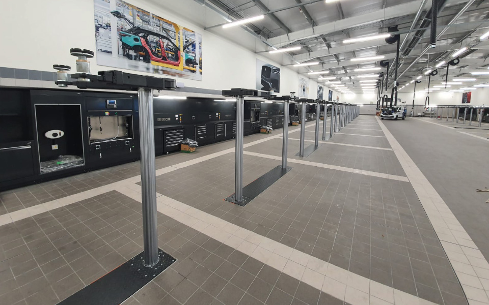 Nussbaum’s industry-leading, in-ground vehicle lifts are neat and built to last. Garage equipment installation by CCS for Jaguar Land Rover’s workshop in Aylesbury
