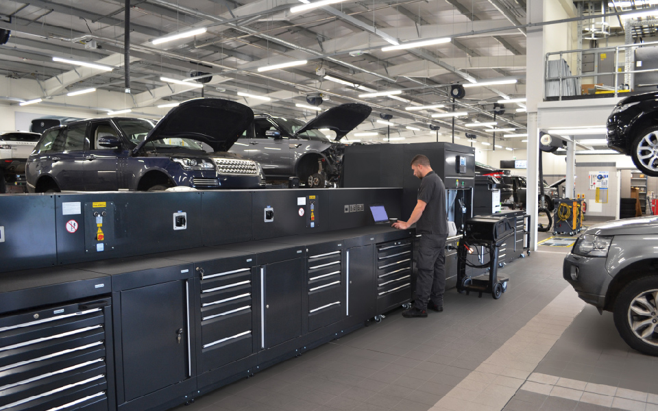 Dura workshop furniture incorporating convenient small tool storage power and data ports specified by CCS for Jaguar Land Rover, Aylesbury