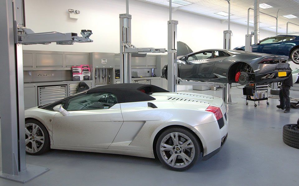 Garage equipment installation layout designed by CCS Garage Equipment creates efficient working spaces for Lamborghini Pangbourne’s workshop team