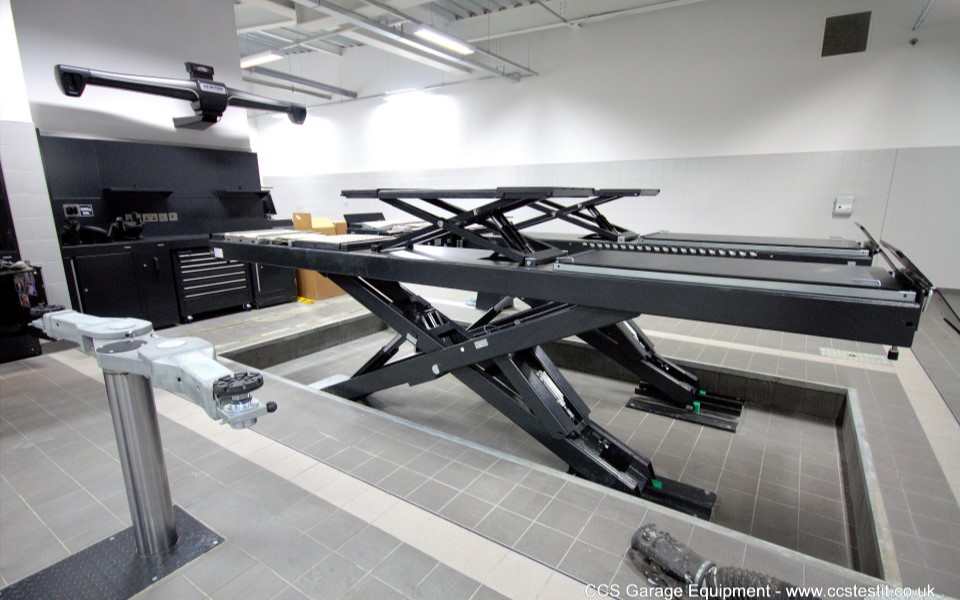 High-specification Hunter wheel alignment system and recessed wheel alignment vehicle lift installed by CCS Garage Equipment for Mercedes-Benz, Tonbridge