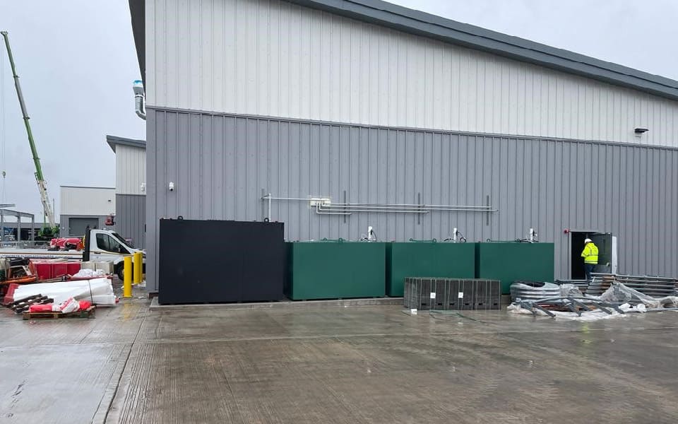 Waste oil storage tanks for commercial vehicle workshops