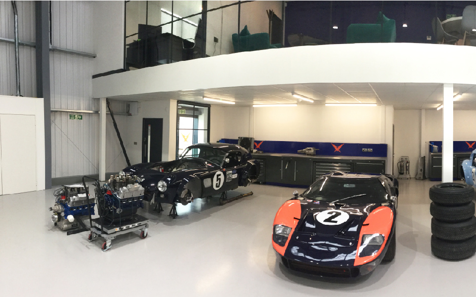 CCS Garage Equipment’s workshop design incorporated 7 flexible service bays at Pursuit Racing’s Oxfordshire workshop to support this ever-growing motorsport vehicle care business
