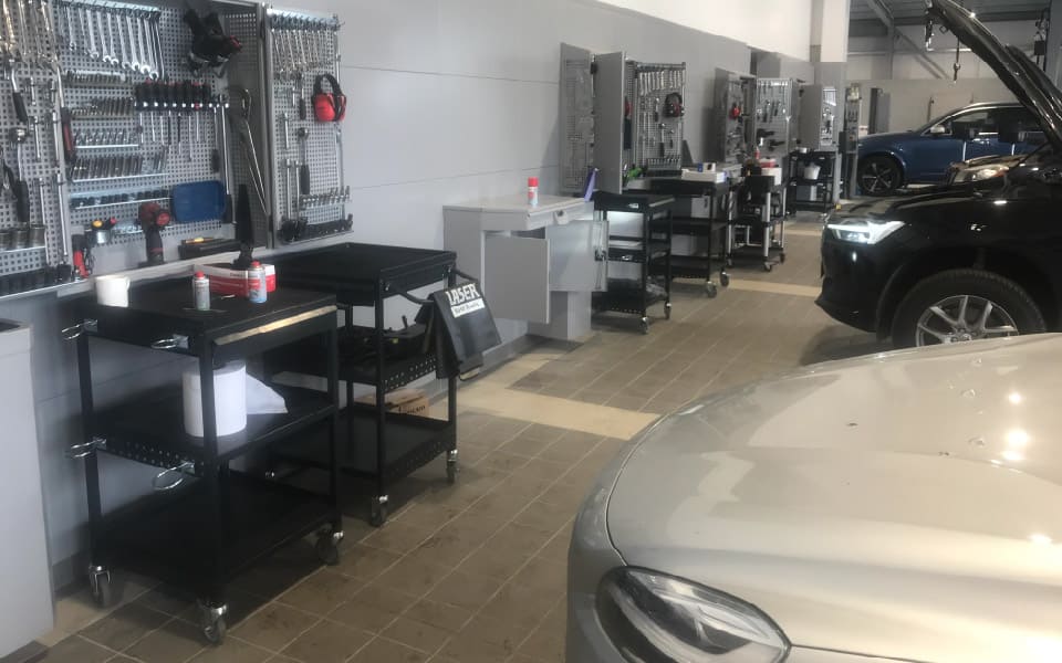 Garage workshop bays installed for Volvo dealership