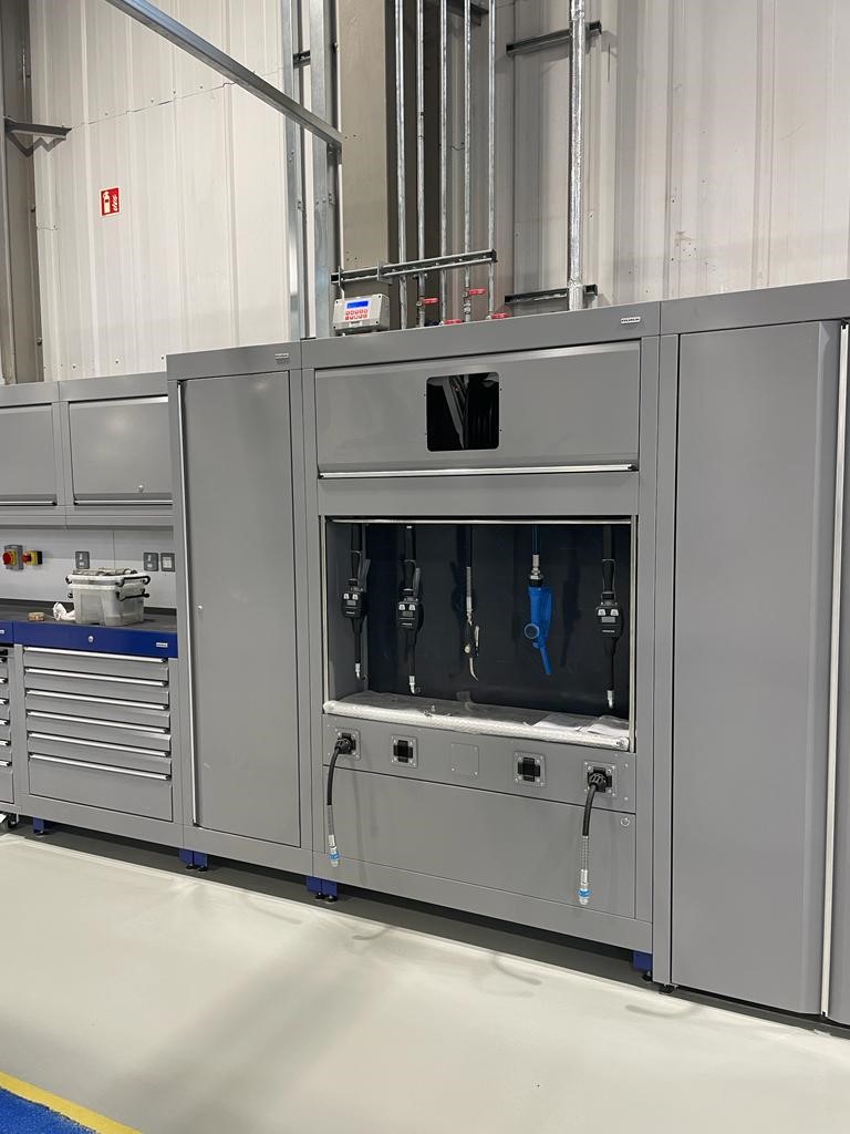 Workshop cabinets for emergency service vehicles