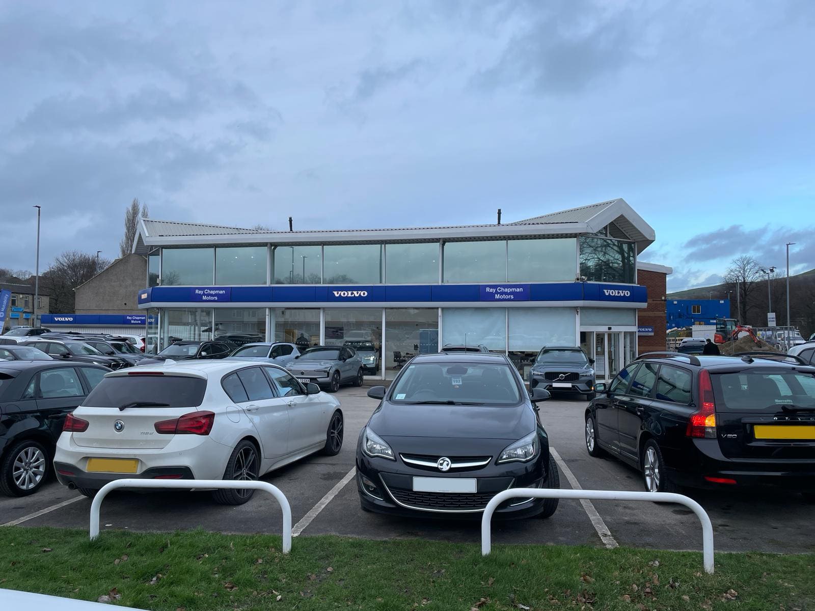 Volvo Huddersfield - Vehicle Servicing Workshop