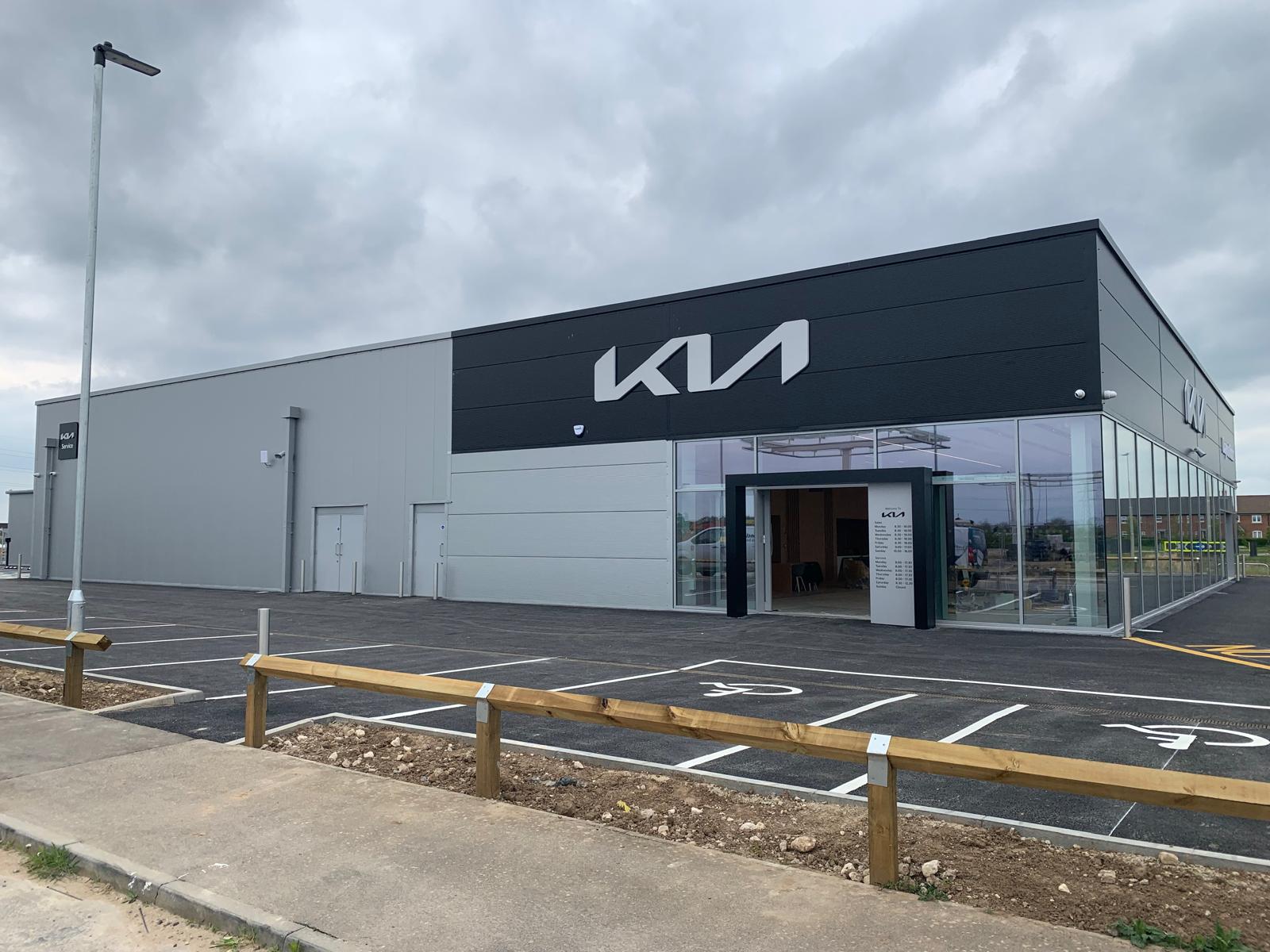Exterior of new Drayton Kia Boston dealership and servicing centre